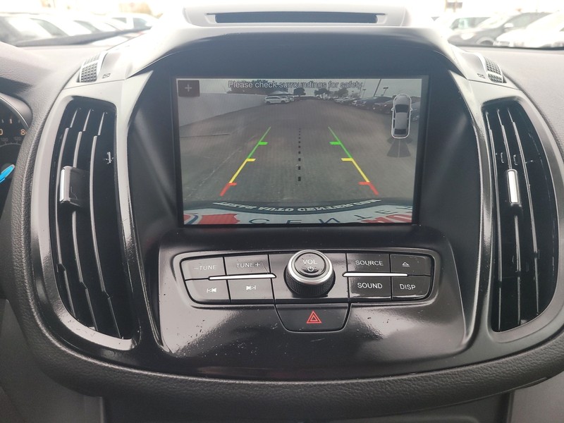 Ford Escape Vehicle Full-screen Gallery Image 17