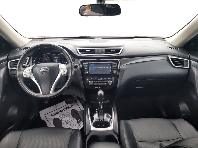 Nissan Rogue Vehicle Full-screen Gallery Image 16