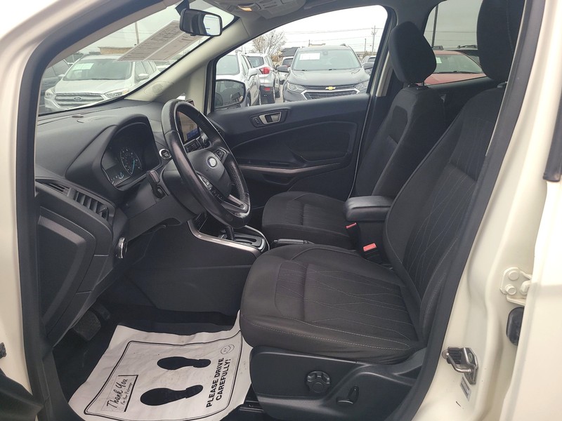 Ford EcoSport Vehicle Full-screen Gallery Image 09