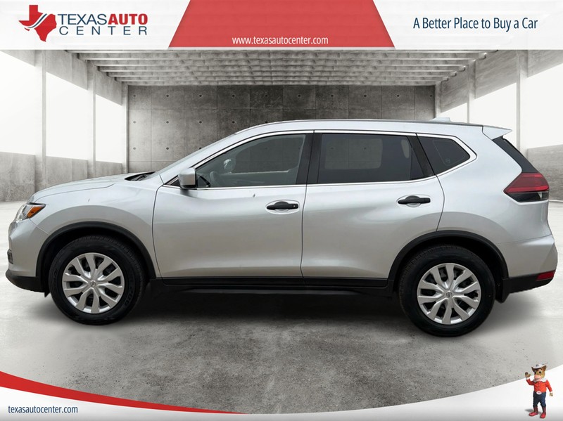 Nissan Rogue Vehicle Full-screen Gallery Image 05