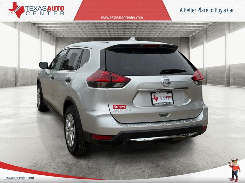Nissan Rogue Vehicle Full-screen Gallery Image 08