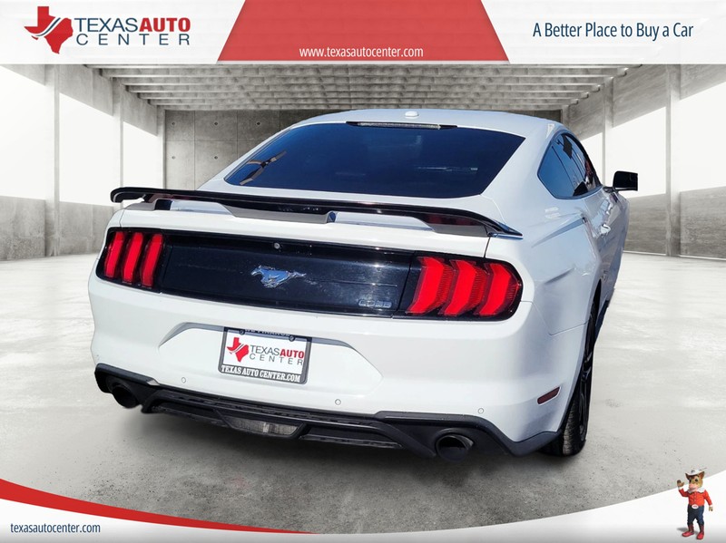 Ford Mustang Vehicle Full-screen Gallery Image 2