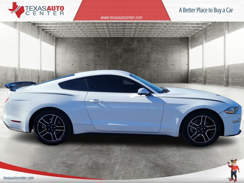 Ford Mustang Vehicle Full-screen Gallery Image 4