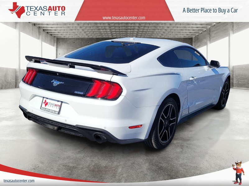 Ford Mustang Vehicle Full-screen Gallery Image 5