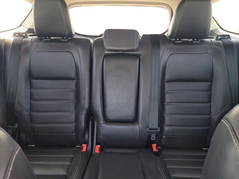 Ford Escape Vehicle Full-screen Gallery Image 12