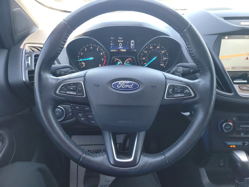 Ford Escape Vehicle Full-screen Gallery Image 13