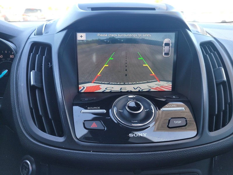 Ford Escape Vehicle Full-screen Gallery Image 17