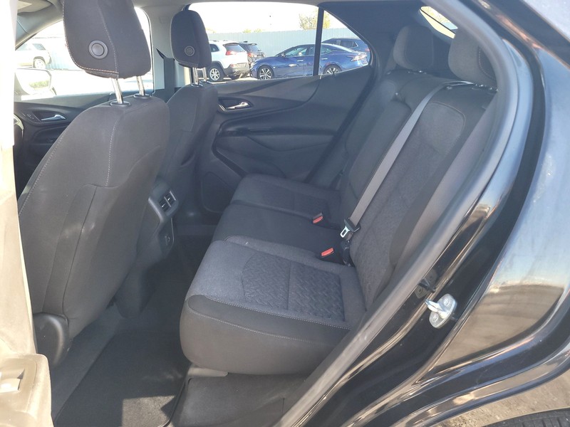 Chevrolet Equinox Vehicle Full-screen Gallery Image 10