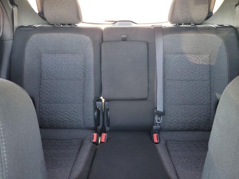 Chevrolet Equinox Vehicle Full-screen Gallery Image 13