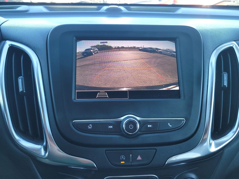 Chevrolet Equinox Vehicle Full-screen Gallery Image 17