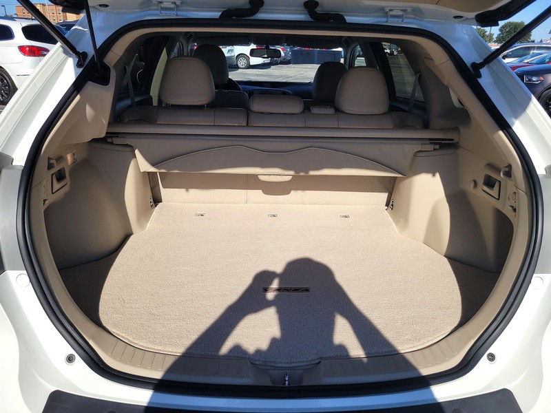 Toyota Venza Vehicle Full-screen Gallery Image 11