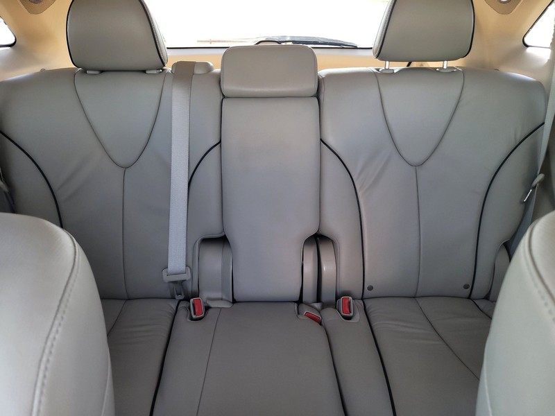 Toyota Venza Vehicle Full-screen Gallery Image 13