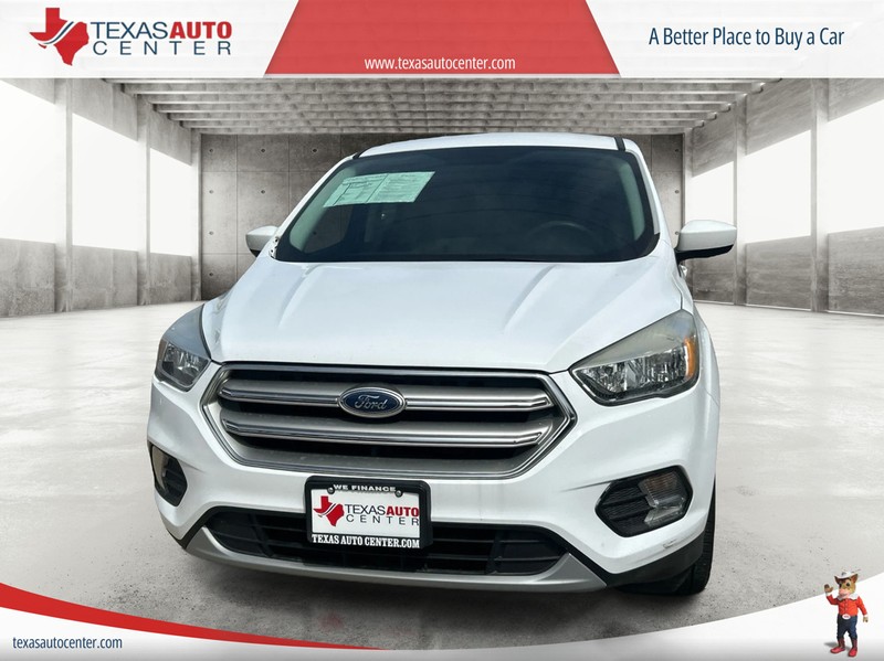 Ford Escape Vehicle Full-screen Gallery Image 3