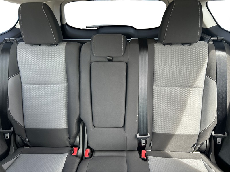 Ford Escape Vehicle Full-screen Gallery Image 12