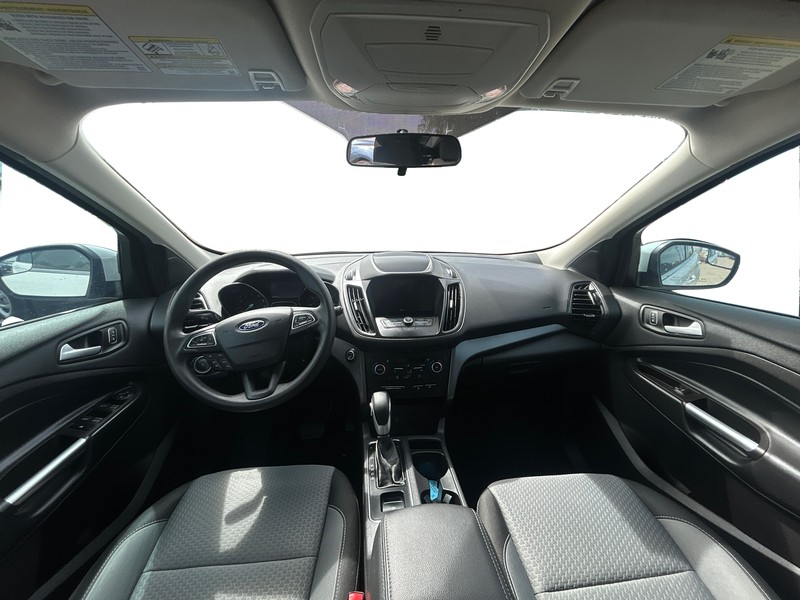 Ford Escape Vehicle Full-screen Gallery Image 14