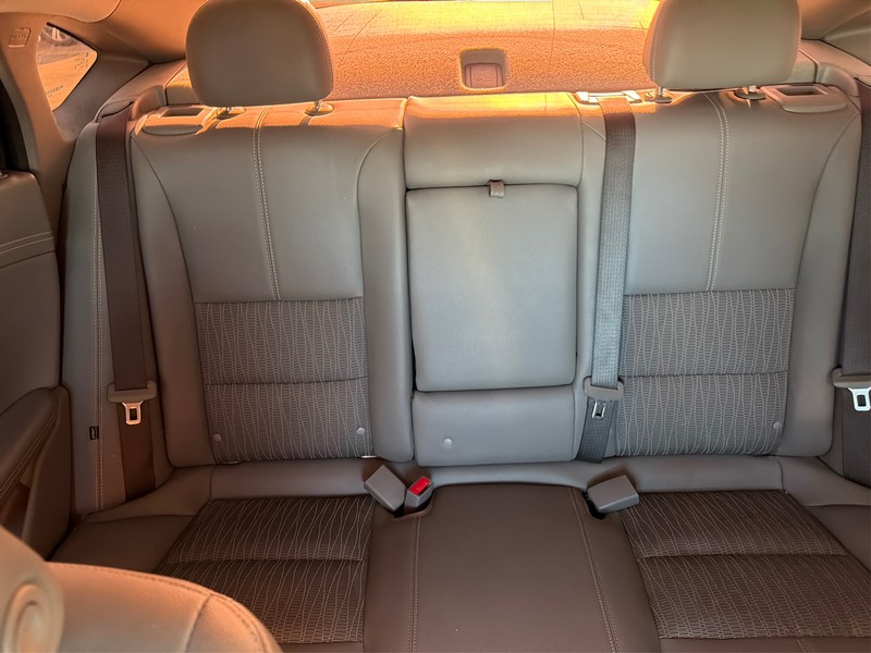 Chevrolet Impala Vehicle Full-screen Gallery Image 13