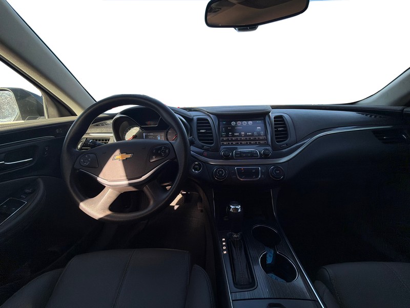 Chevrolet Impala Vehicle Full-screen Gallery Image 15