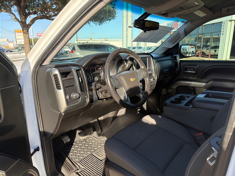 Chevrolet Silverado 1500 Vehicle Full-screen Gallery Image 9