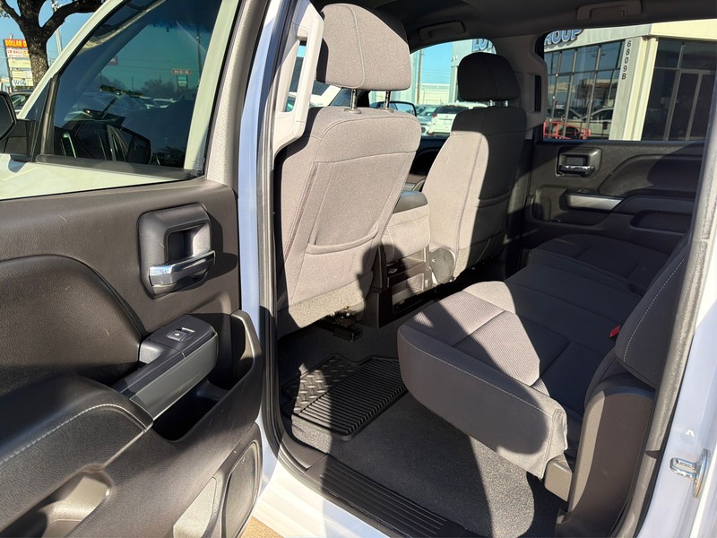 Chevrolet Silverado 1500 Vehicle Full-screen Gallery Image 10