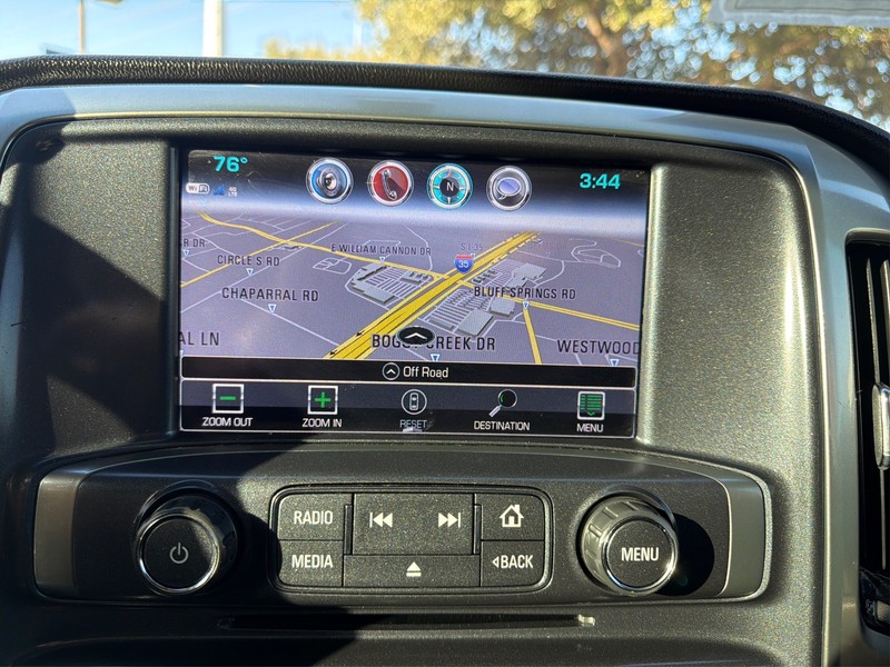 Chevrolet Silverado 1500 Vehicle Full-screen Gallery Image 17