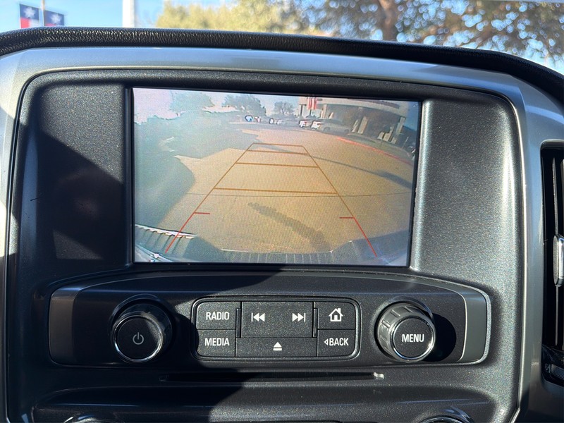 Chevrolet Silverado 1500 Vehicle Full-screen Gallery Image 18