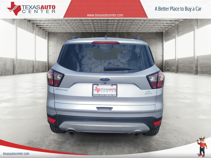 Ford Escape Vehicle Full-screen Gallery Image 6