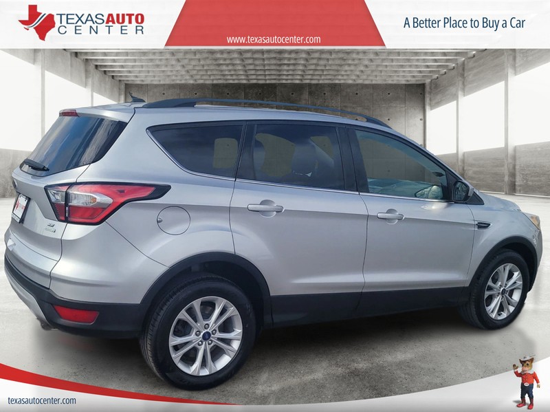 Ford Escape Vehicle Full-screen Gallery Image 7