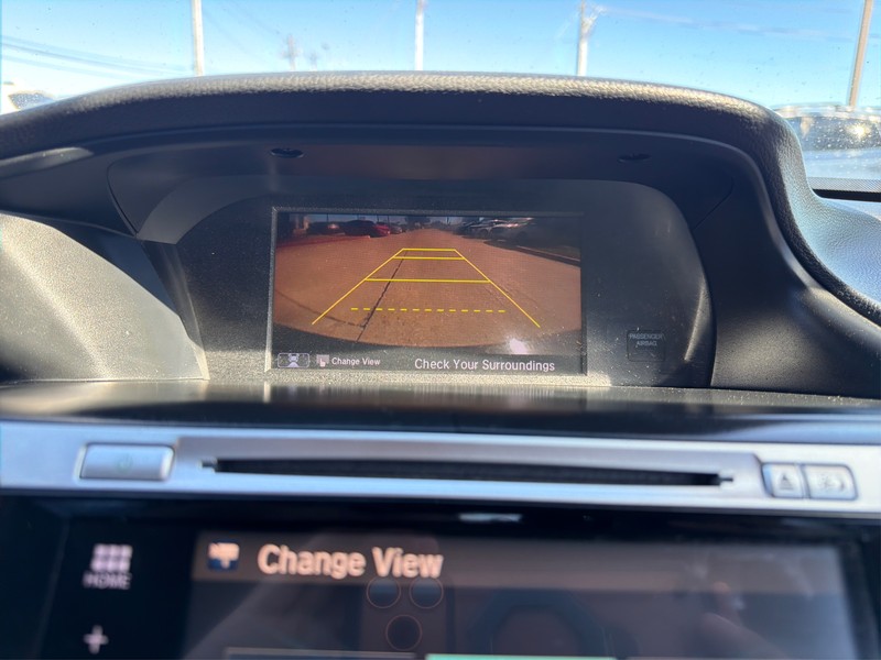 Honda Accord Sedan Vehicle Full-screen Gallery Image 17