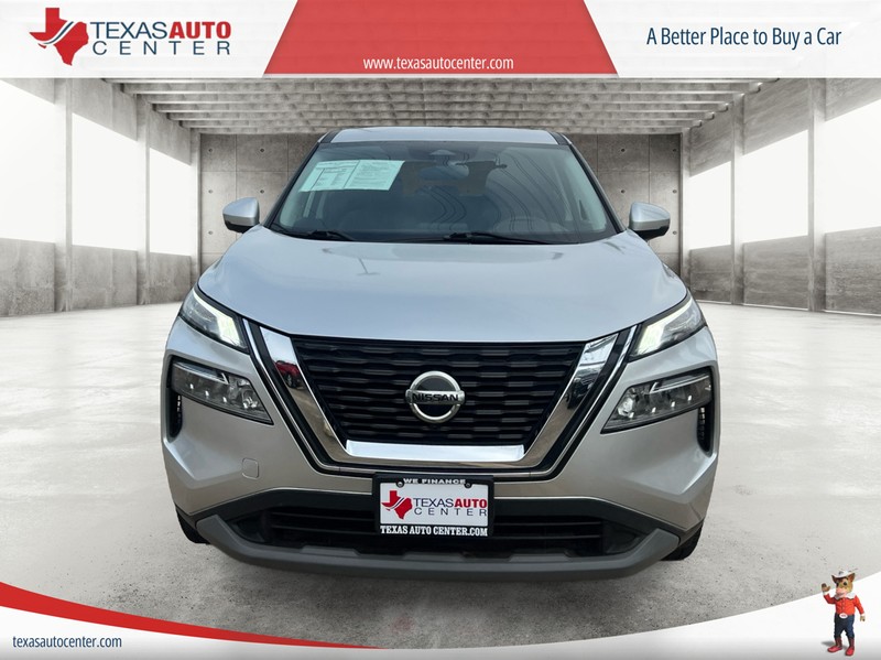 Nissan Rogue Vehicle Full-screen Gallery Image 3