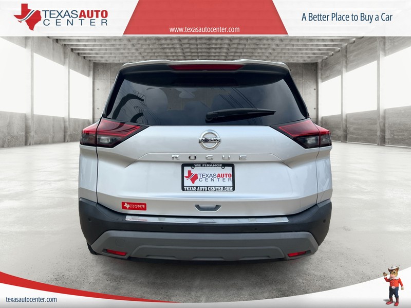 Nissan Rogue Vehicle Full-screen Gallery Image 6