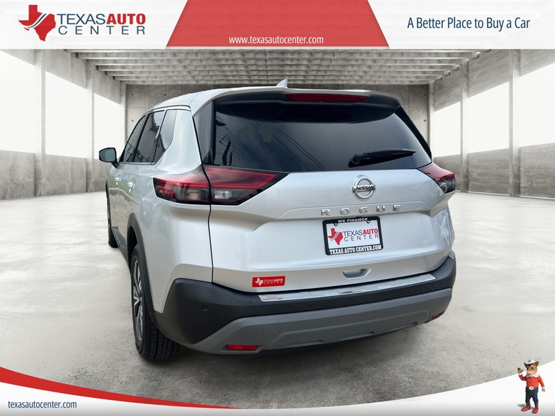 Nissan Rogue Vehicle Full-screen Gallery Image 8