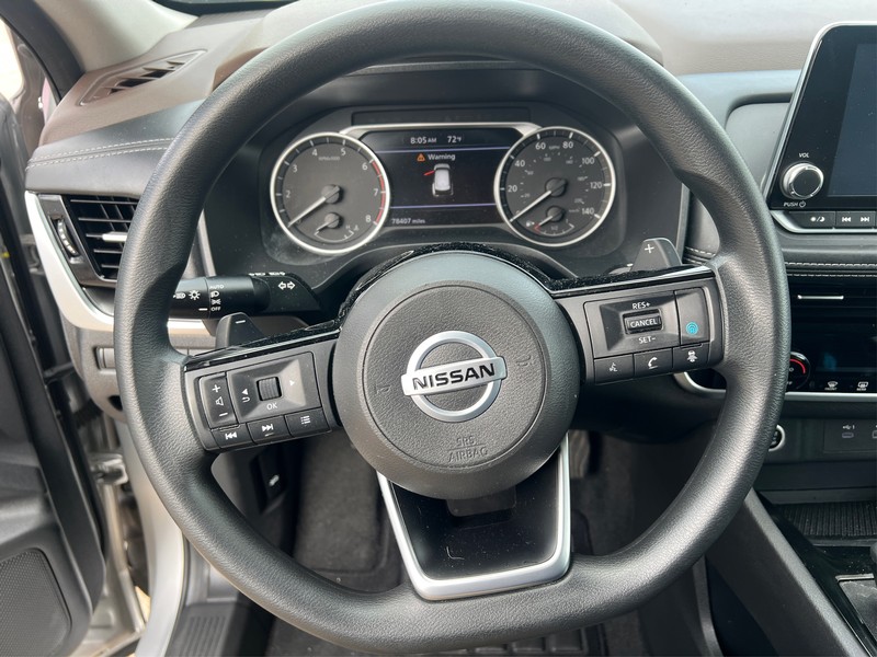 Nissan Rogue Vehicle Full-screen Gallery Image 14