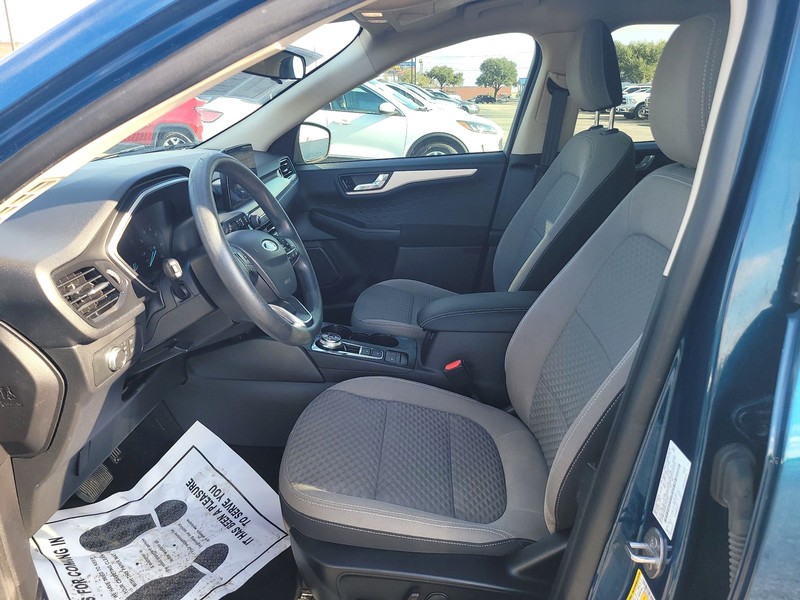 Ford Escape Vehicle Full-screen Gallery Image 08