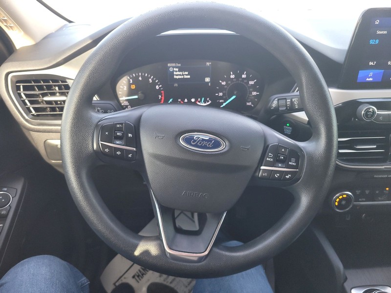 Ford Escape Vehicle Full-screen Gallery Image 13