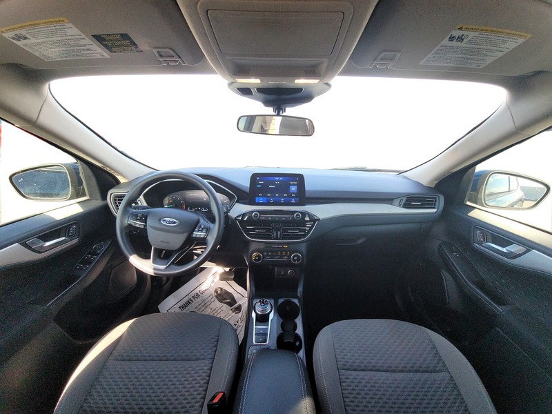 Ford Escape Vehicle Full-screen Gallery Image 14