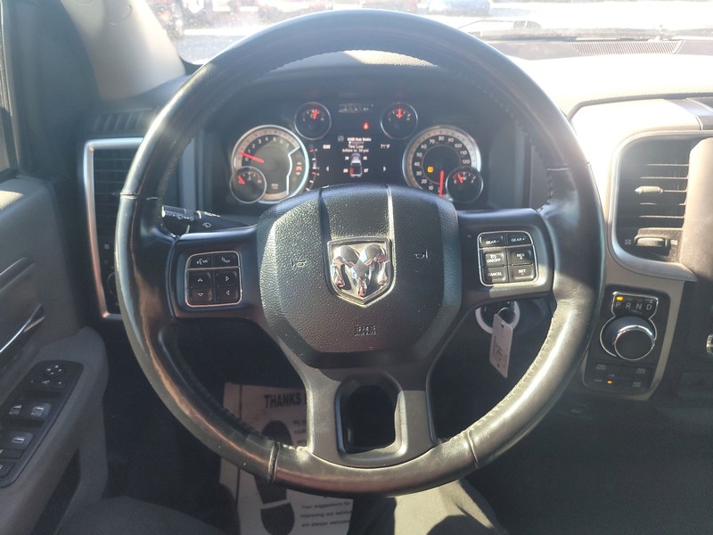 Ram 1500 Vehicle Full-screen Gallery Image 13