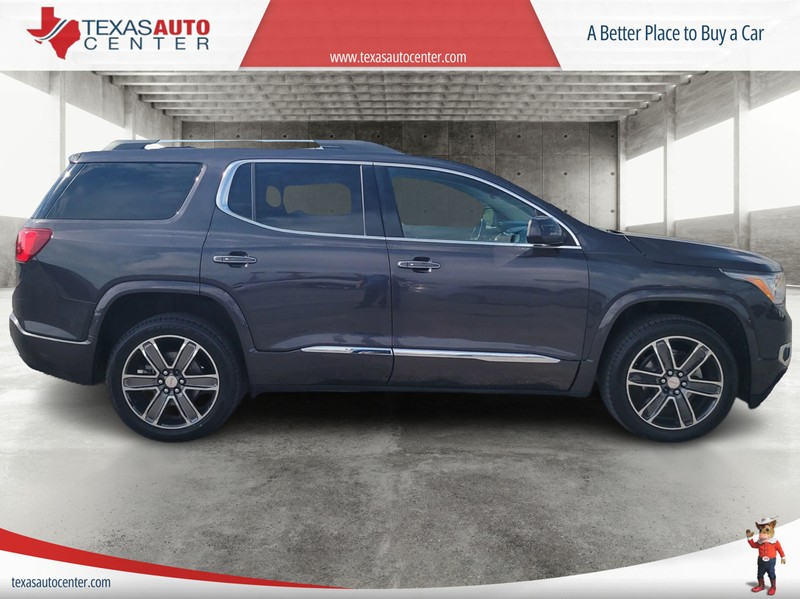 GMC Acadia Vehicle Full-screen Gallery Image 4