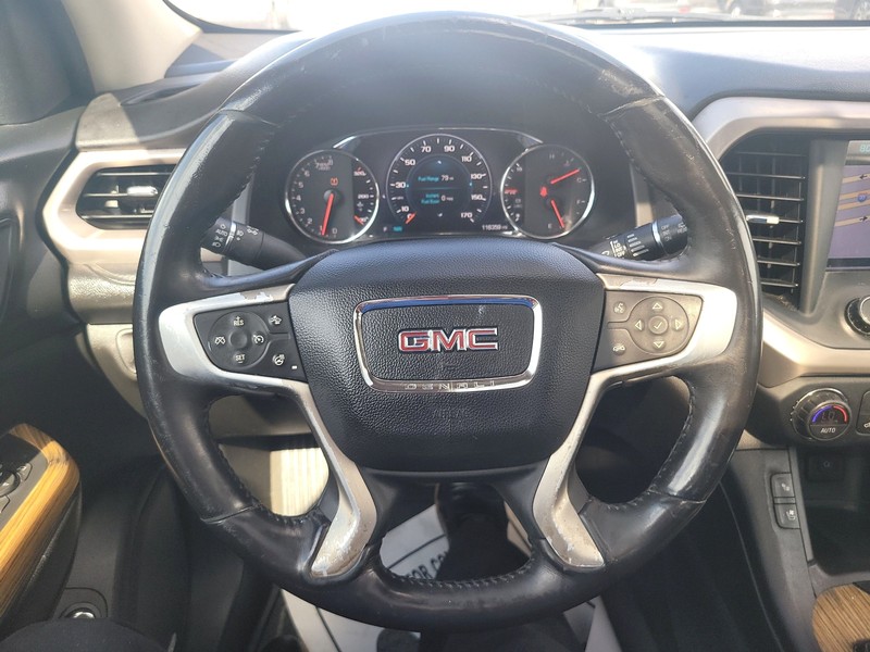 GMC Acadia Vehicle Full-screen Gallery Image 14