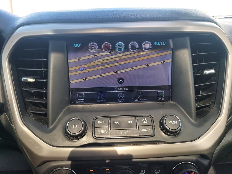 GMC Acadia Vehicle Full-screen Gallery Image 17