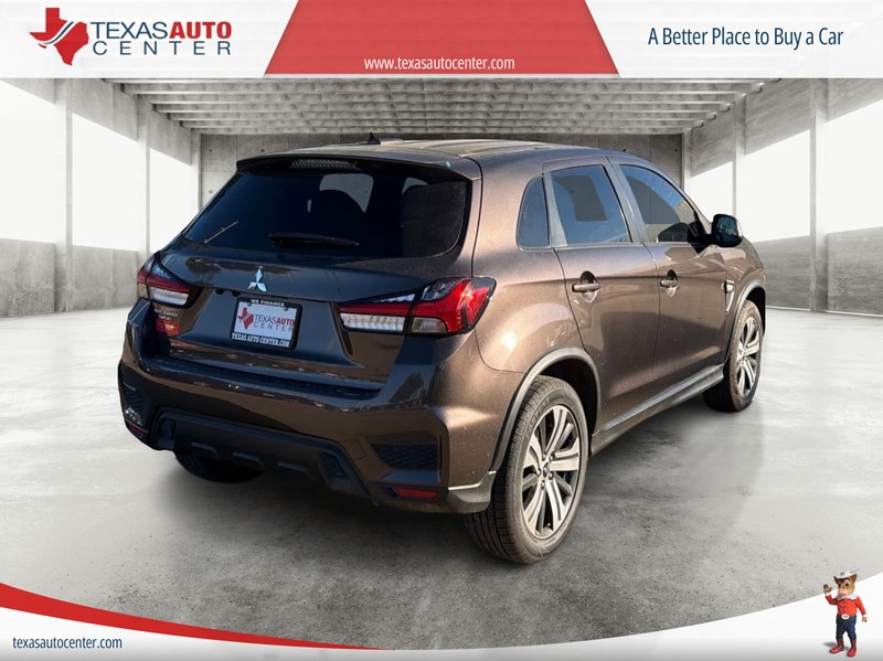 Mitsubishi Outlander Sport Vehicle Full-screen Gallery Image 07