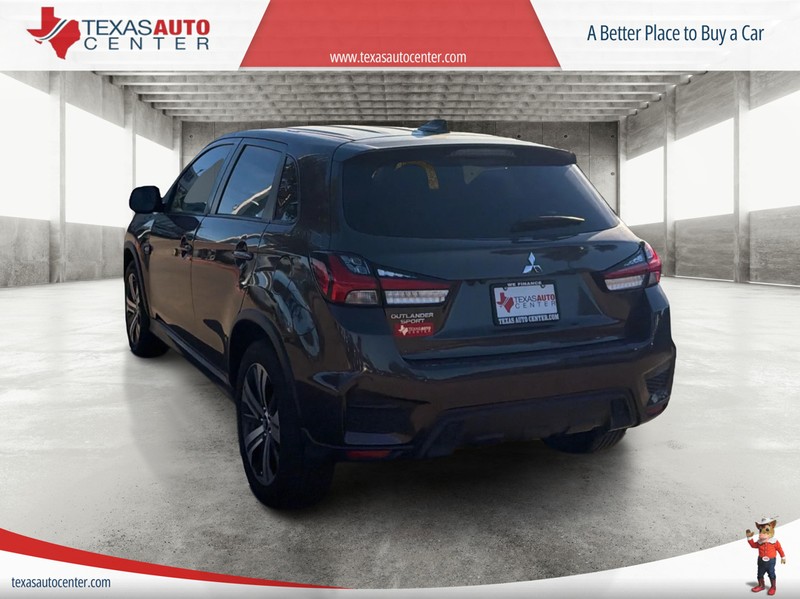 Mitsubishi Outlander Sport Vehicle Full-screen Gallery Image 08