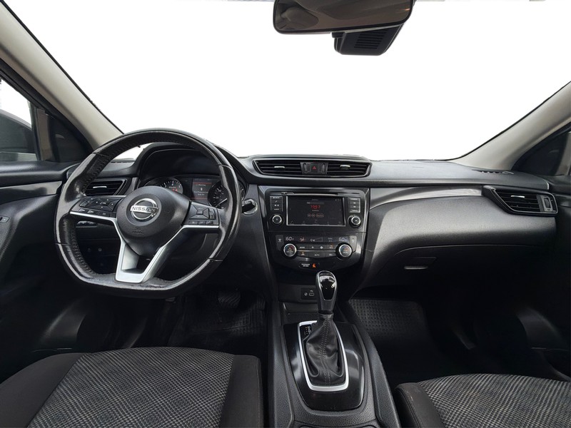 Nissan Rogue Sport Vehicle Full-screen Gallery Image 16