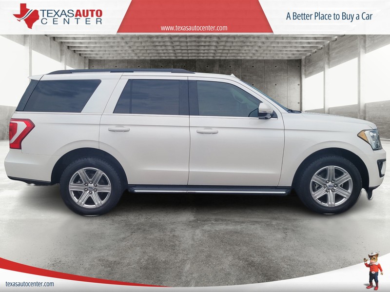 Ford Expedition Vehicle Full-screen Gallery Image 3