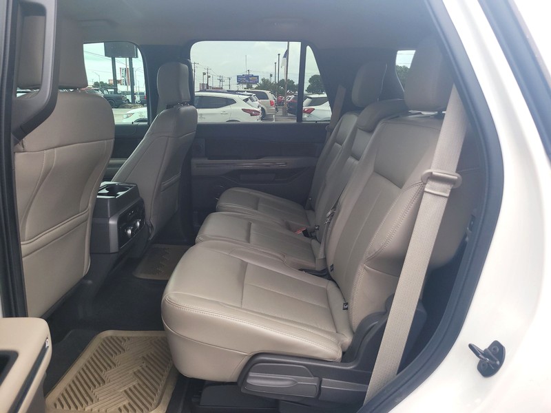 Ford Expedition Vehicle Full-screen Gallery Image 9