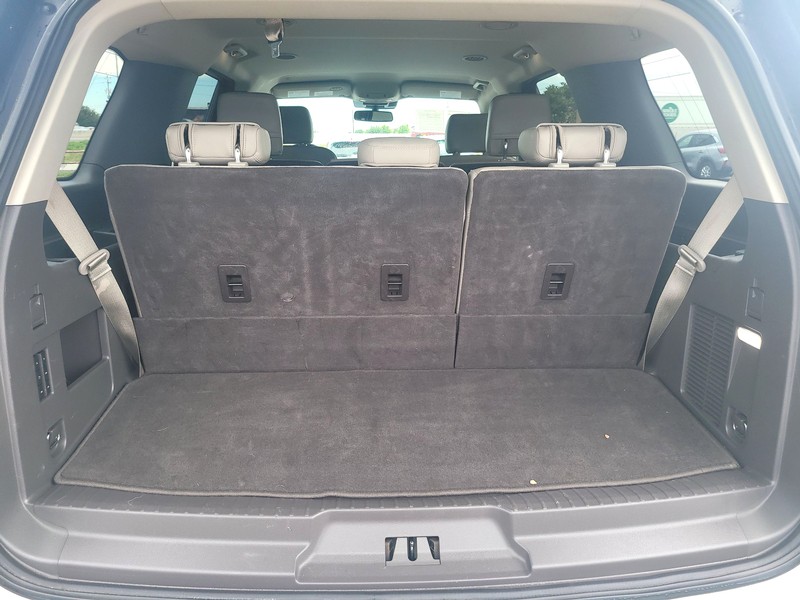 Ford Expedition Vehicle Full-screen Gallery Image 10