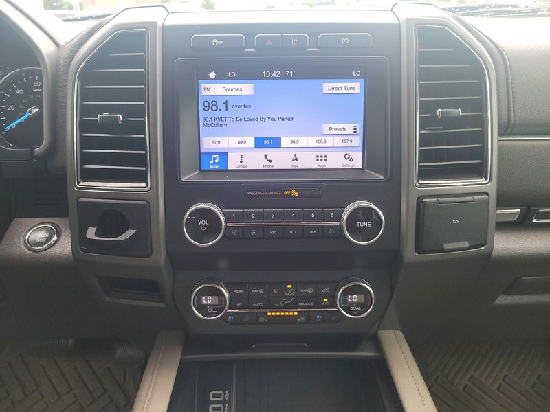 Ford Expedition Vehicle Full-screen Gallery Image 11