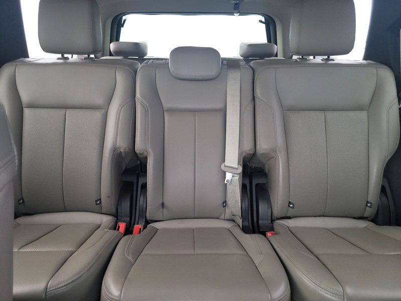 Ford Expedition Vehicle Full-screen Gallery Image 12