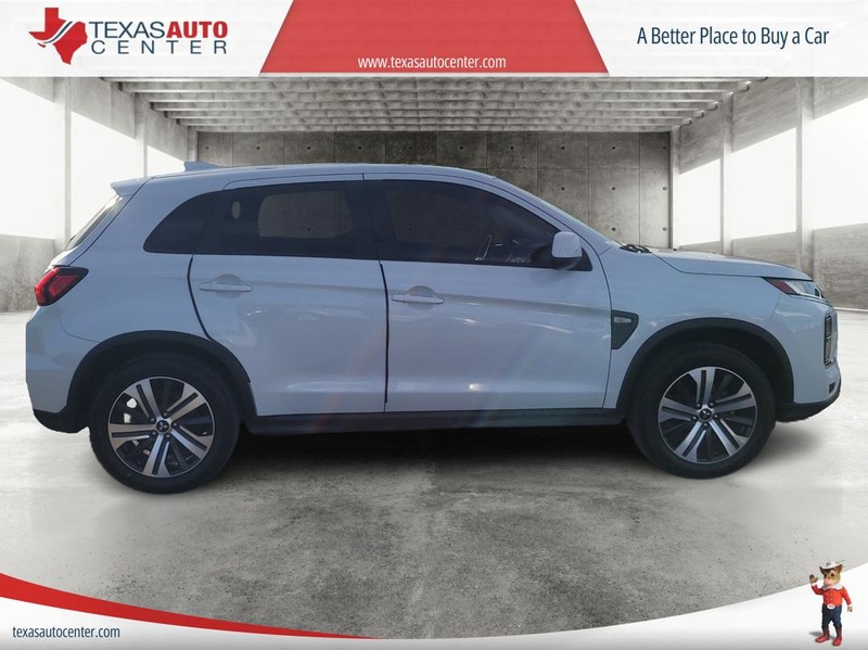 Mitsubishi Outlander Sport Vehicle Full-screen Gallery Image 4