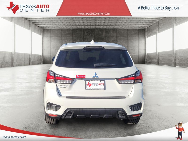 Mitsubishi Outlander Sport Vehicle Full-screen Gallery Image 6