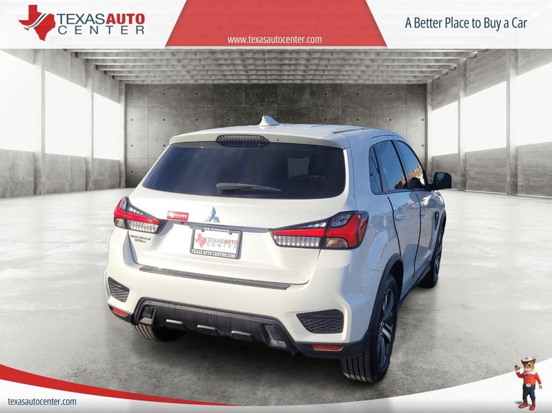 Mitsubishi Outlander Sport Vehicle Full-screen Gallery Image 7